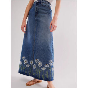 Free People Driftwood Skipper Denim Maxi Skirt Daisy Fields Embroidery SZ Medium